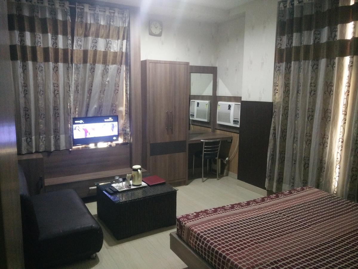 Hotel Desire Hisār Exterior foto